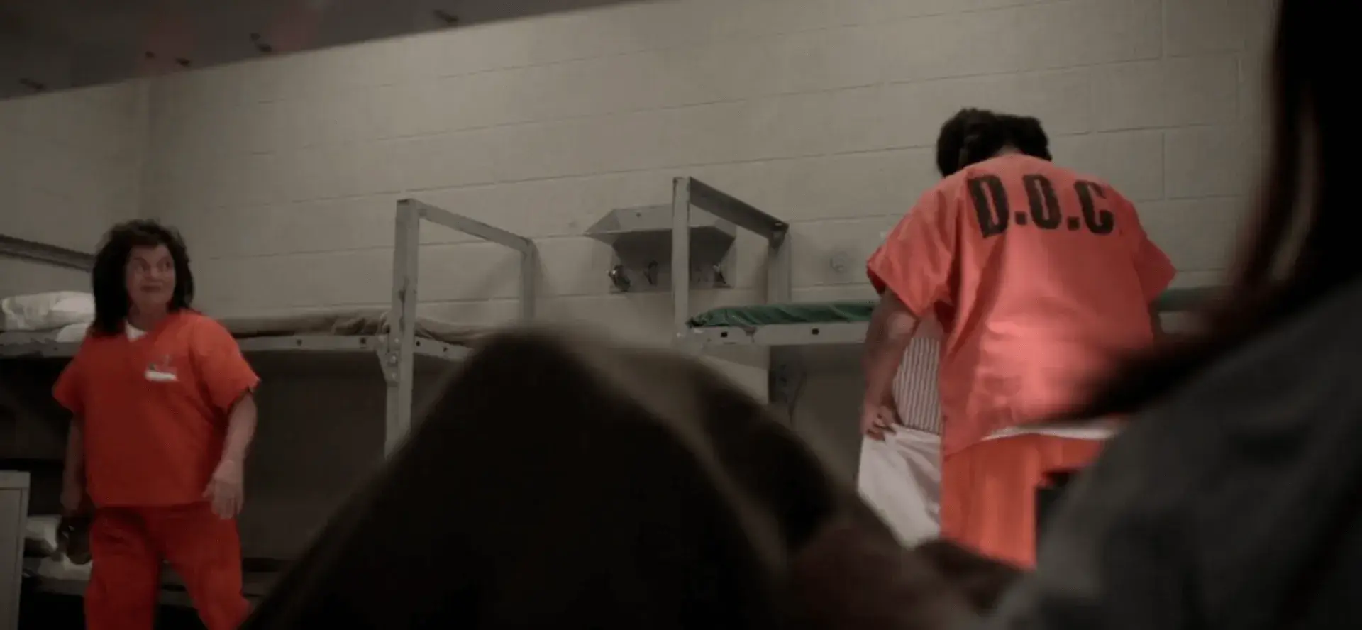 Оранжевый — хит сезона - 2 сезон 9 серия - 4 кадр