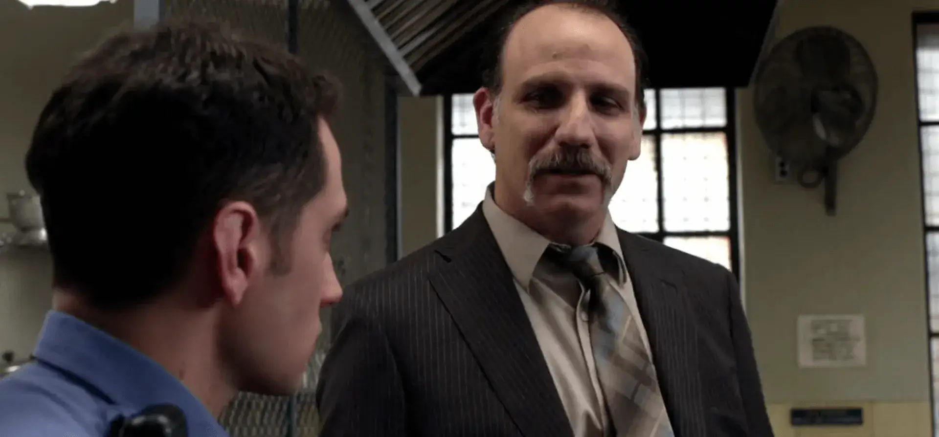 Оранжевый — хит сезона - 2 сезон 13 серия - 2 кадр